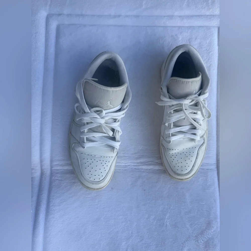 Nike Air Jordan 1 Low Triple White Tumbled Leather 553558-130 Men's 11 Comfy